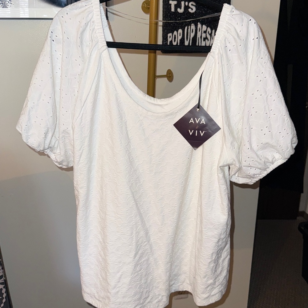 Ava & Viv Elegant White Blouse - Picture 2 of 6